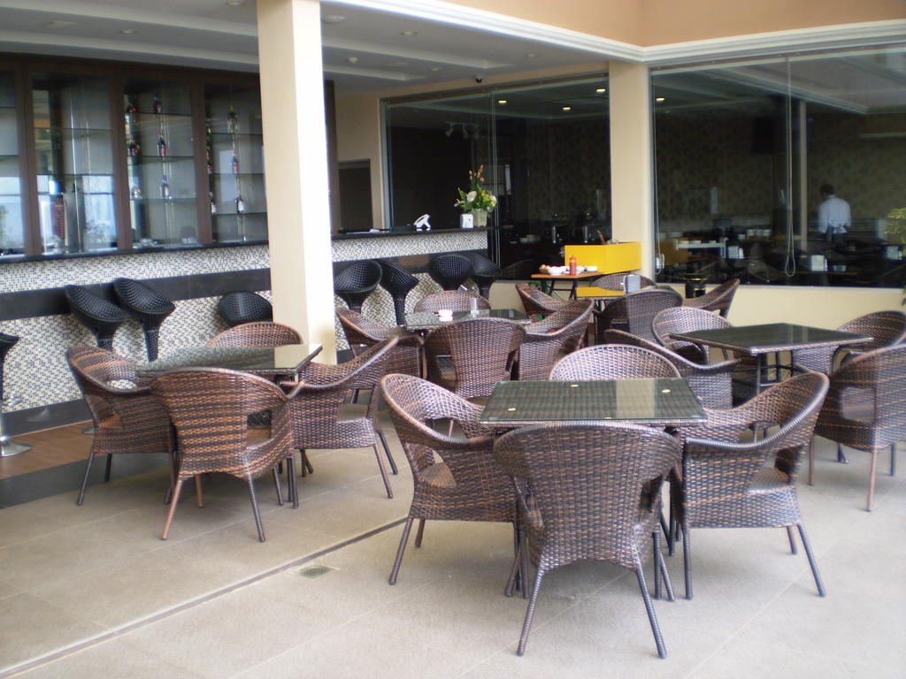 Os Hotel Edukits Fka Venesia Hotel Batam Exterior foto