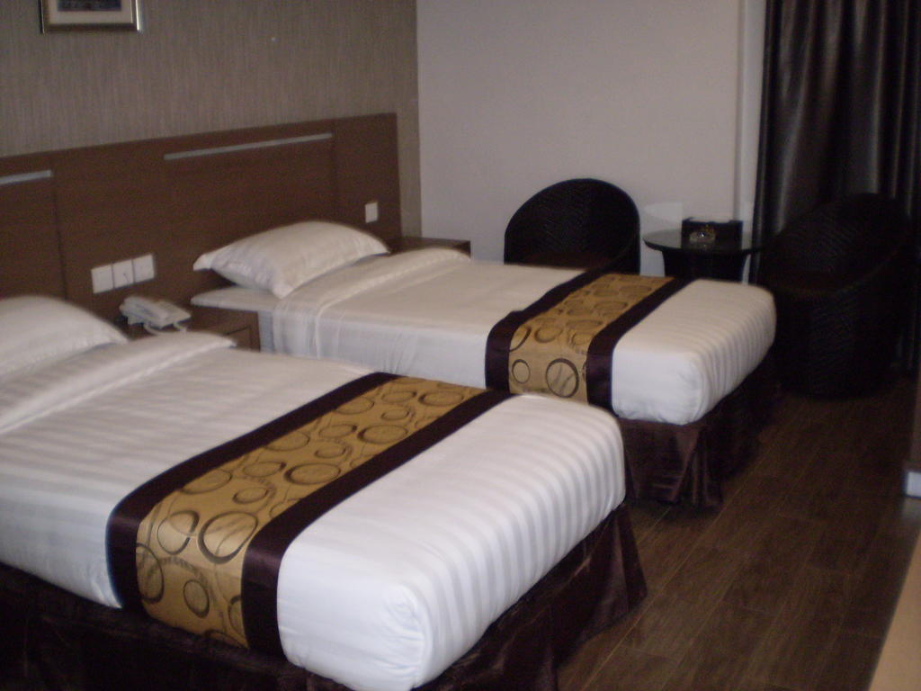 Os Hotel Edukits Fka Venesia Hotel Batam Quarto foto