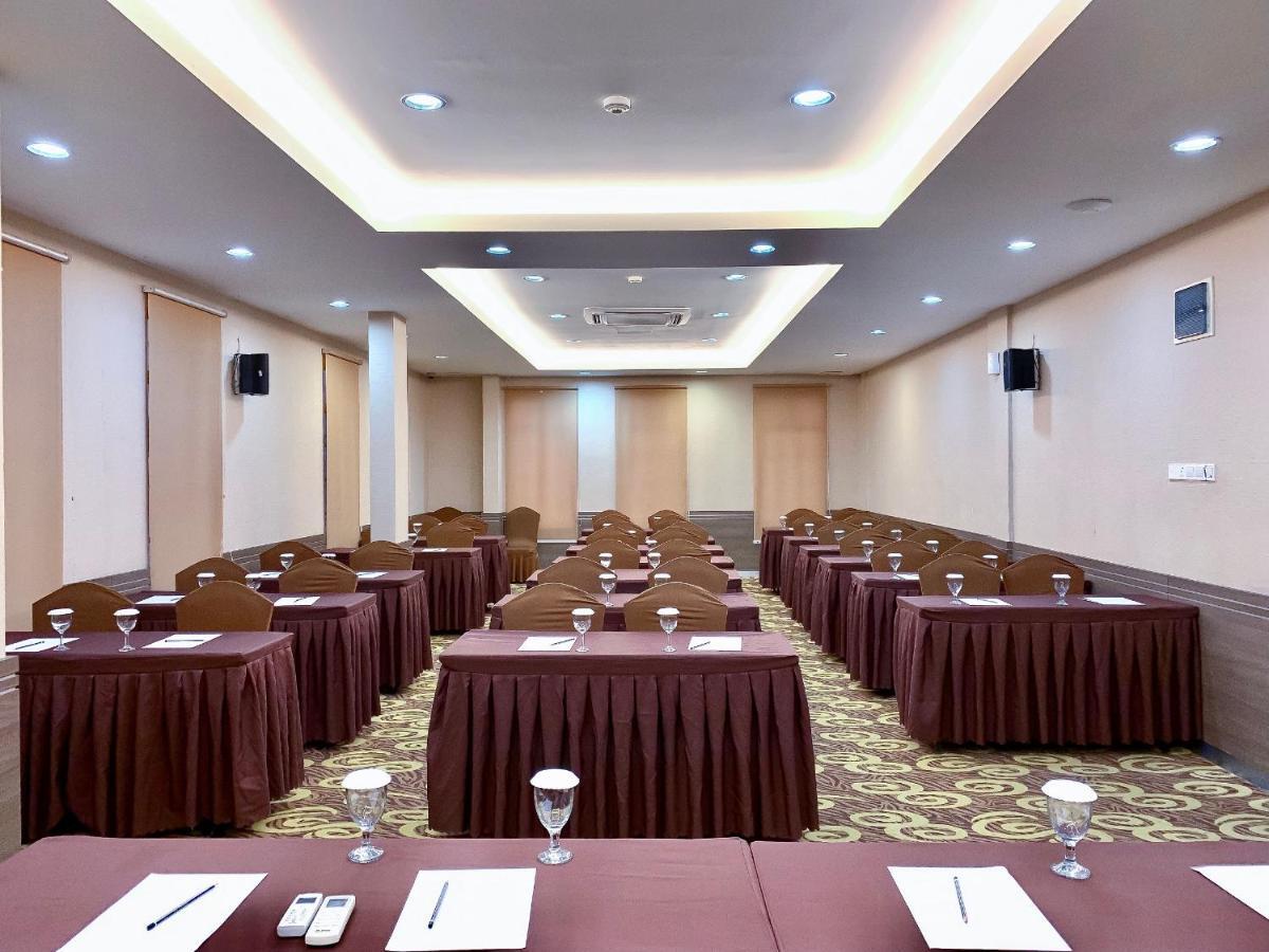 Os Hotel Edukits Fka Venesia Hotel Batam Exterior foto